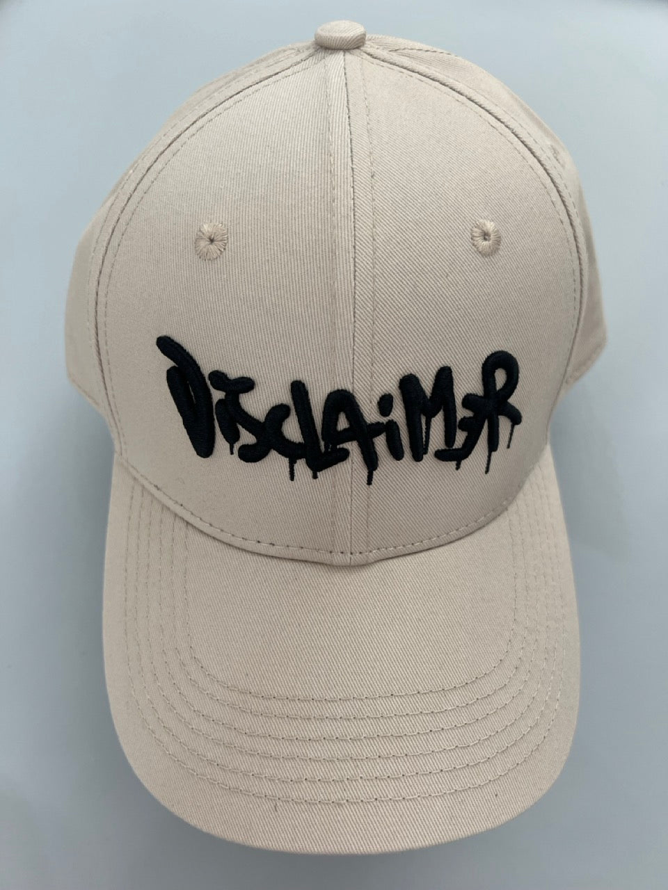 Cappello con logo ricamato
