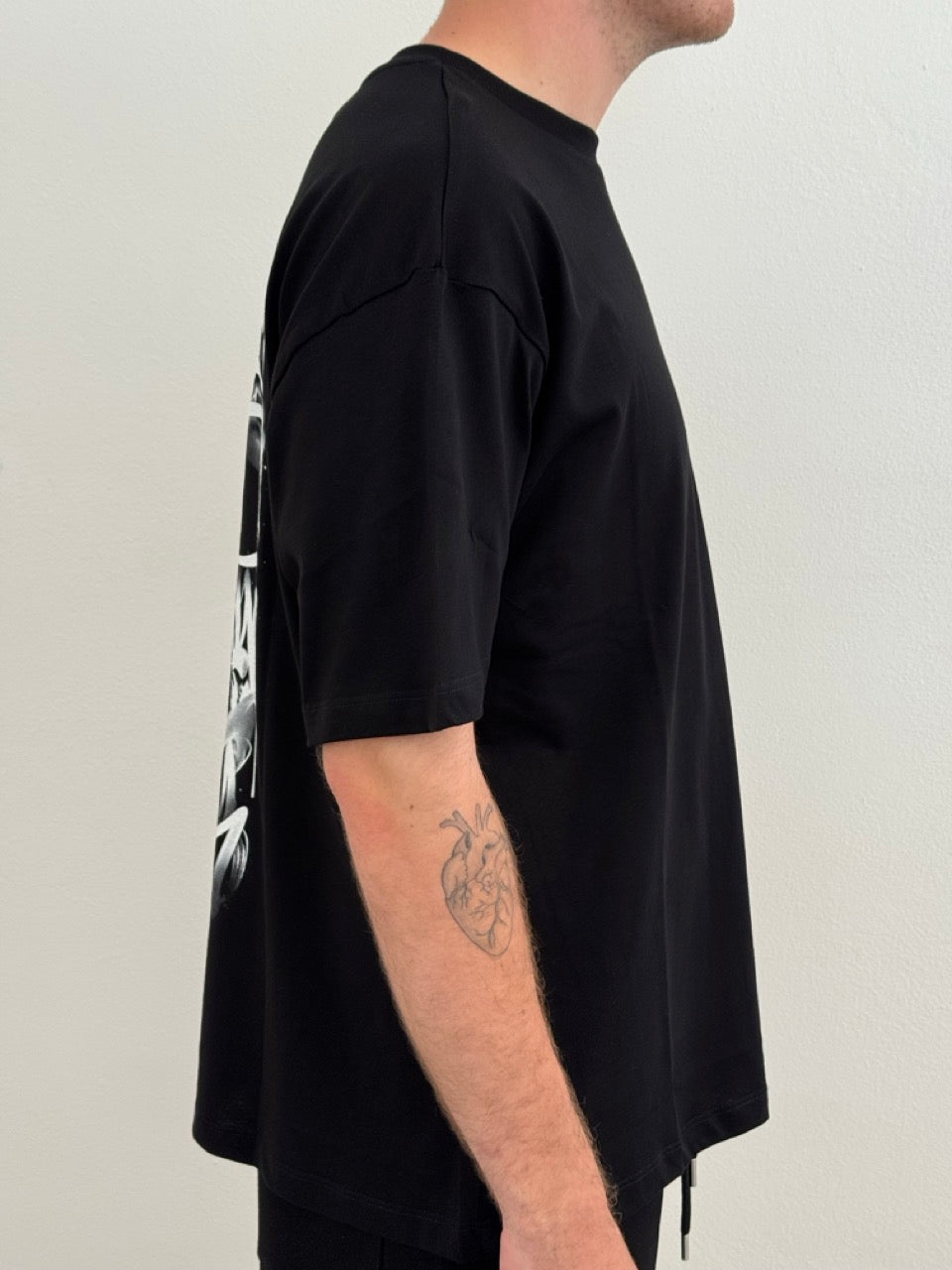 T-shirt graffiti