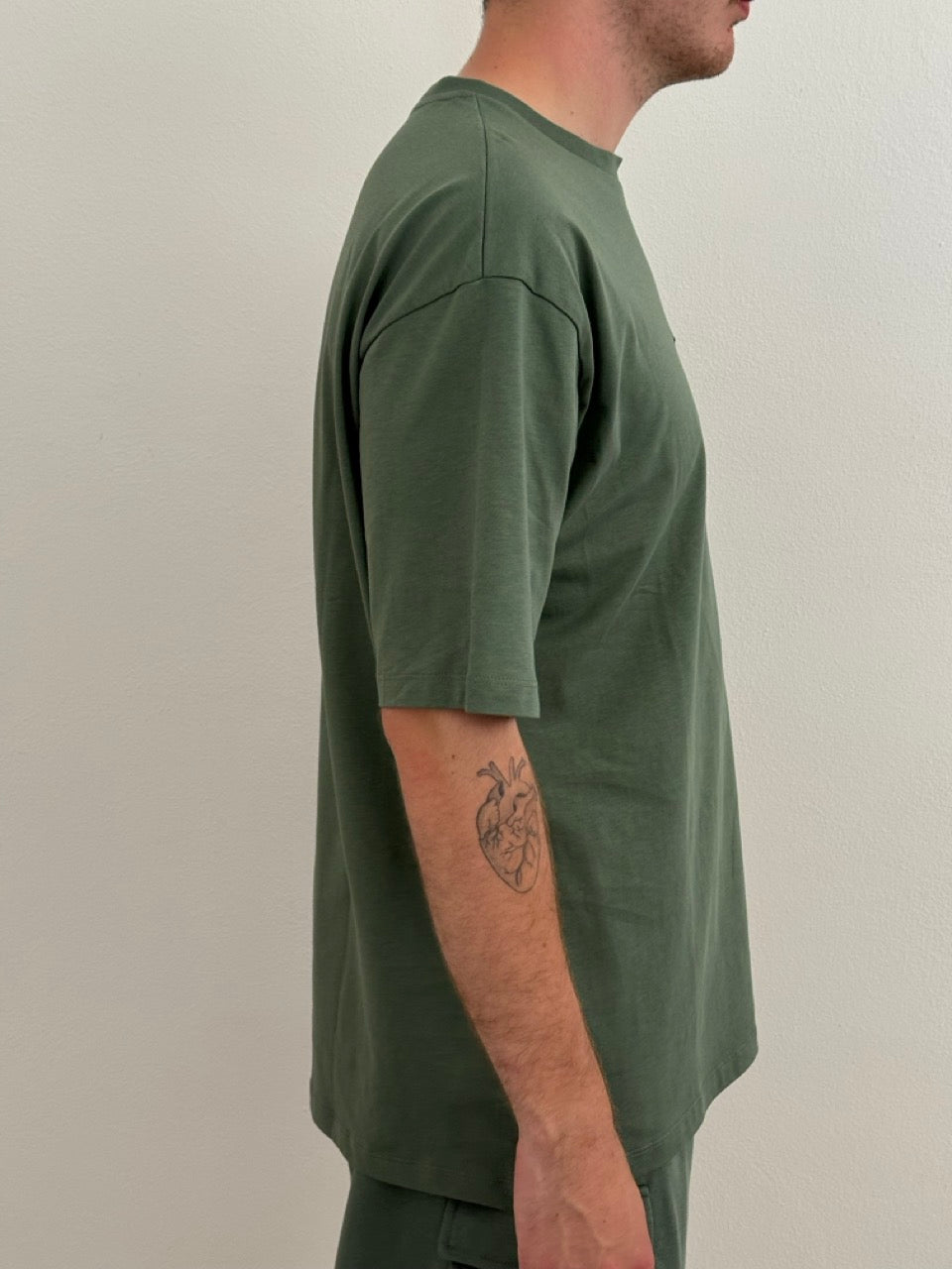 T-shirt in jersey con etichetta