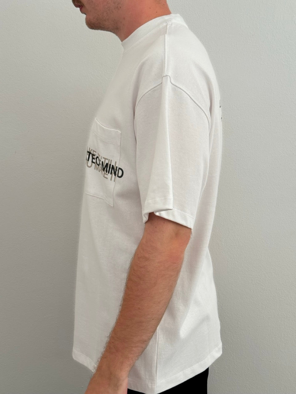 T-shirt con taschino