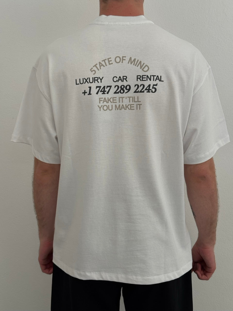 T-shirt con taschino