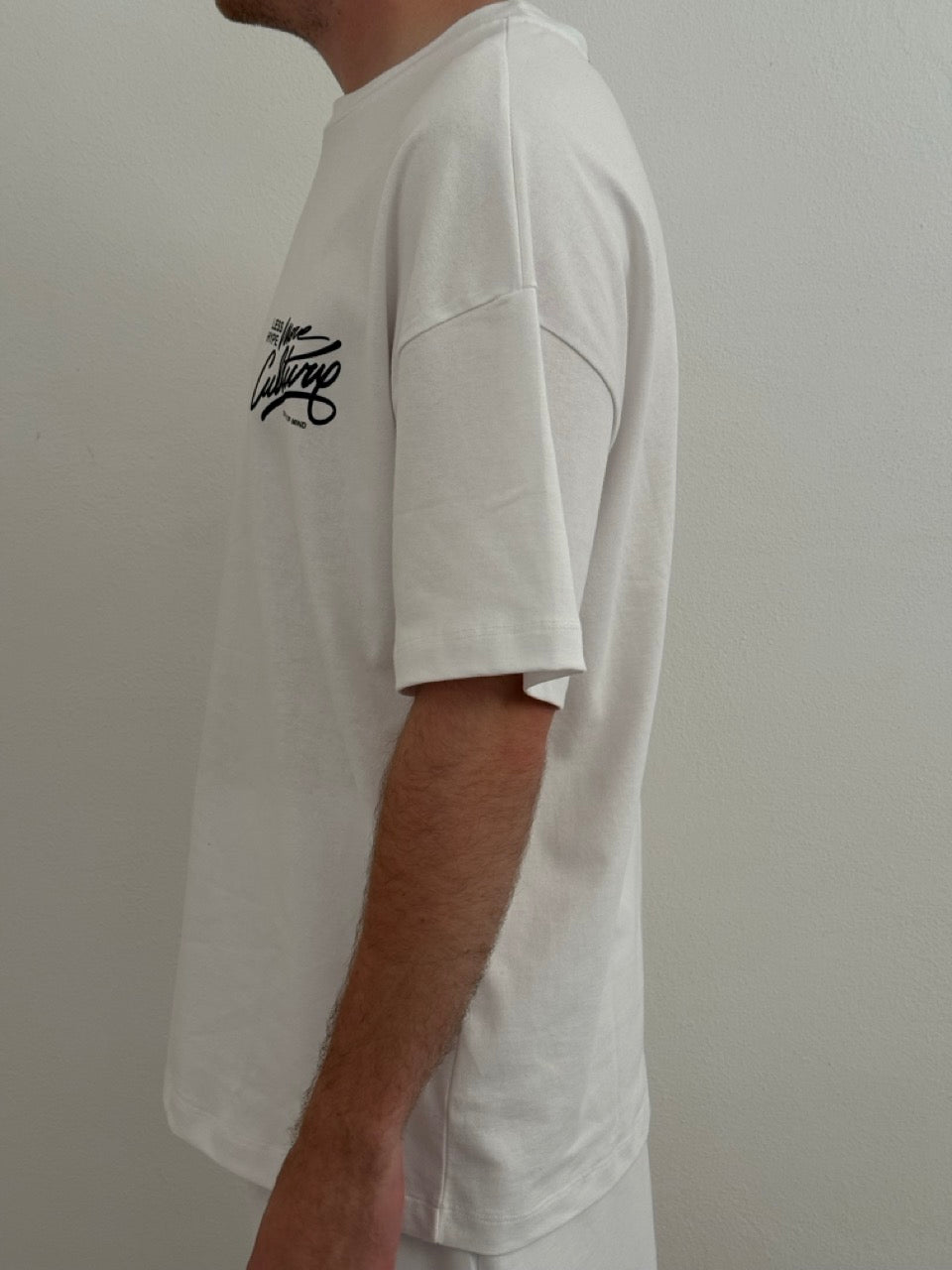 T-shirt less hype