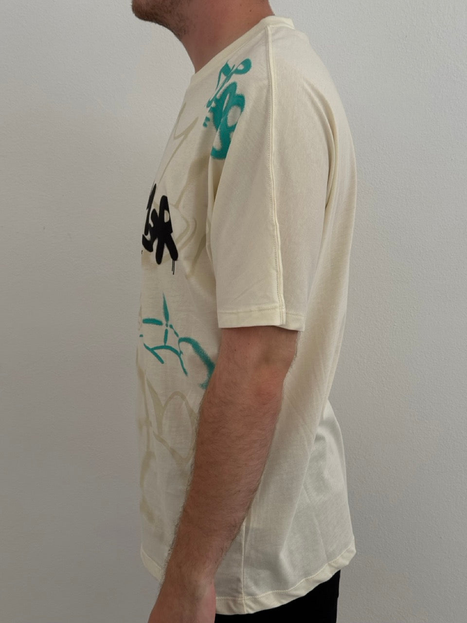 T-shirt graffiti
