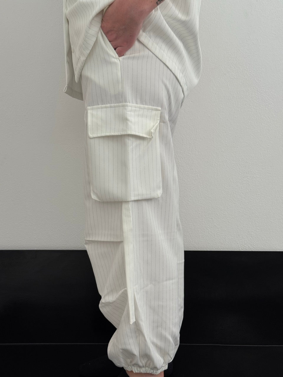 Pantalone cargo in gabardine brillantinato