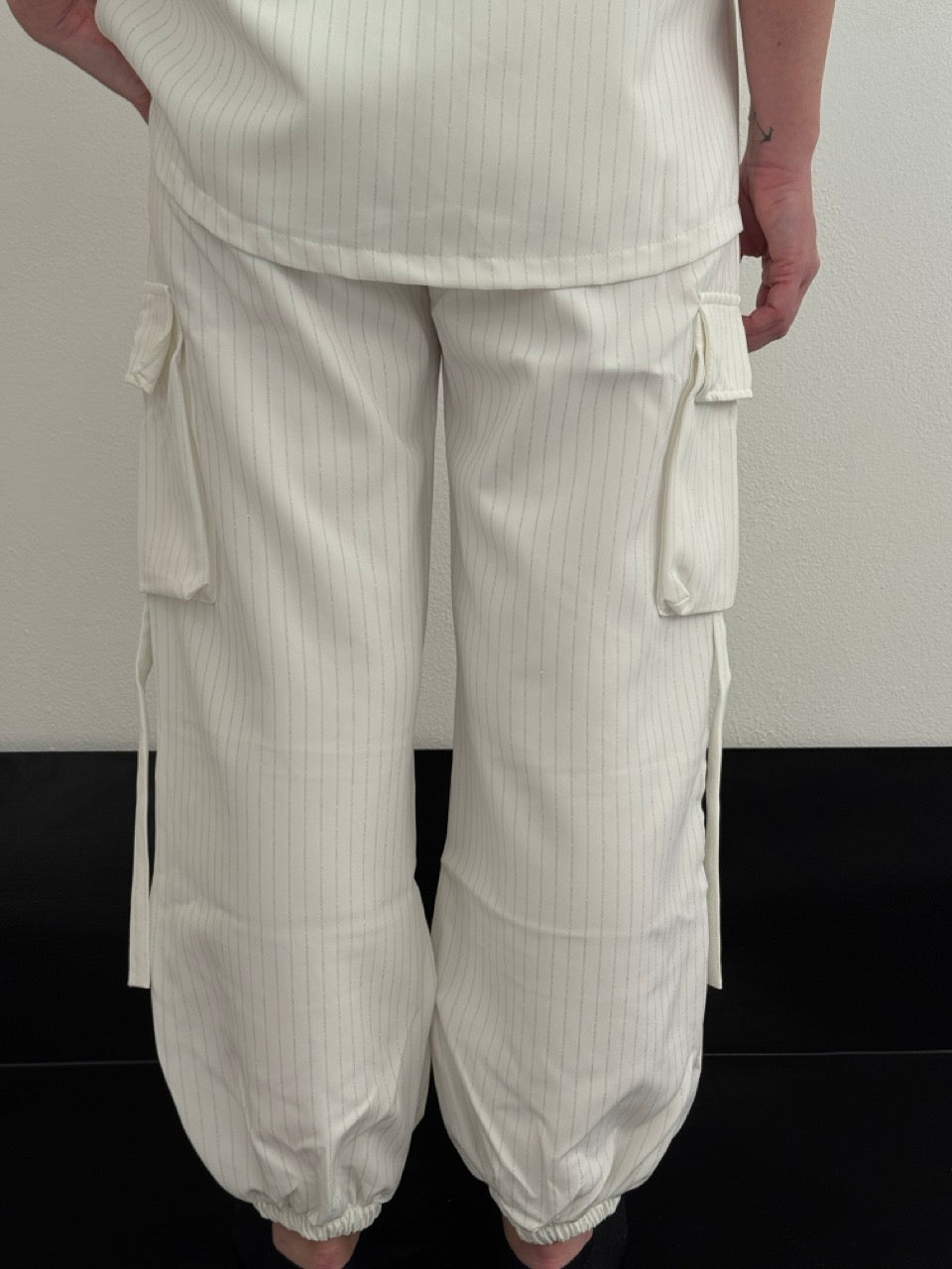 Pantalone cargo in gabardine brillantinato