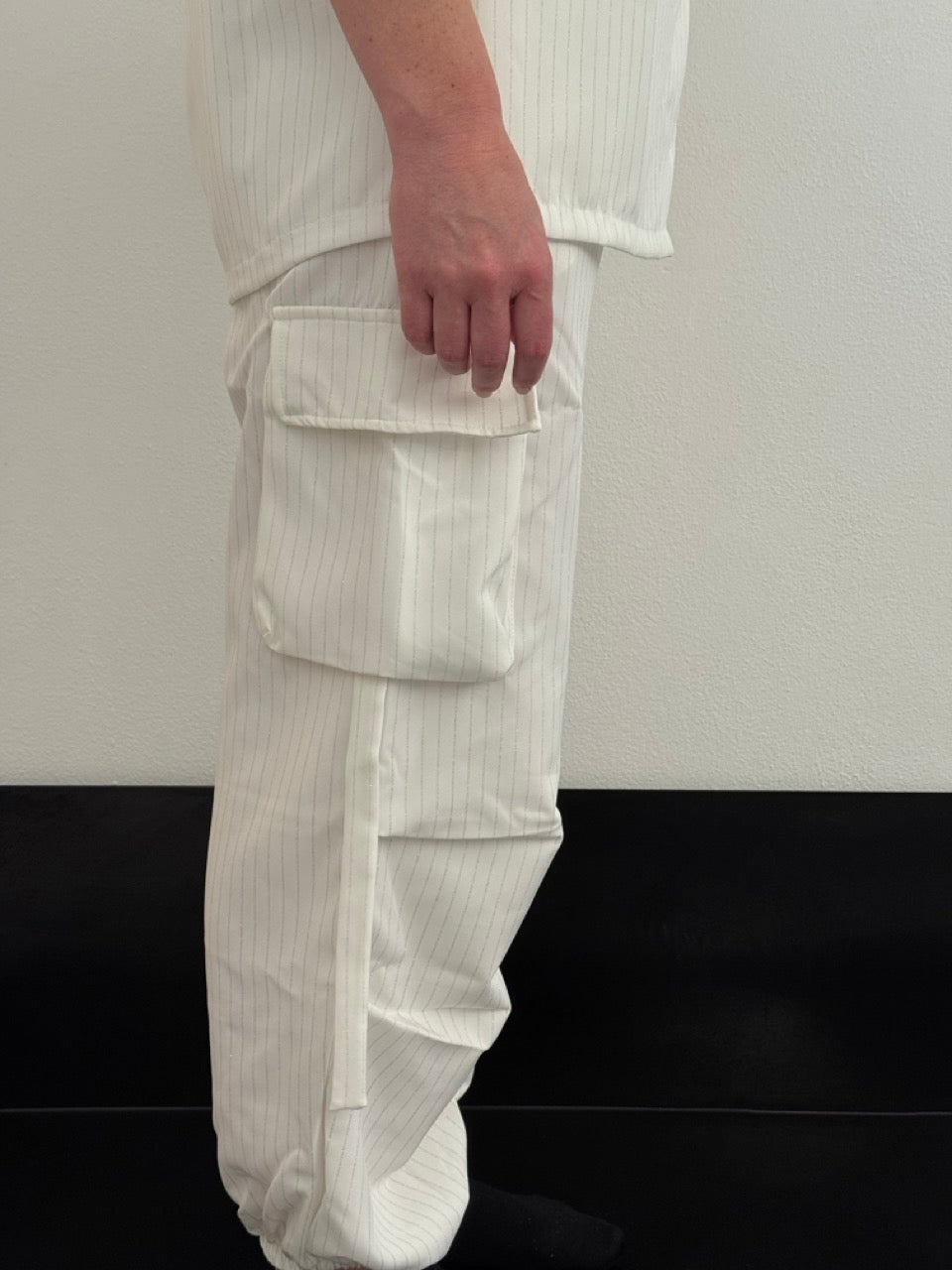 Pantalone cargo in gabardine brillantinato