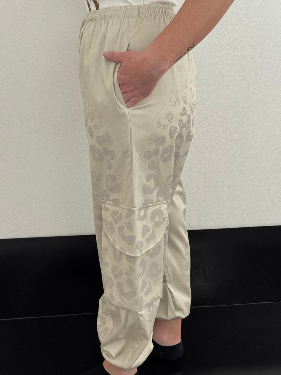 Pantalone cargo maculato