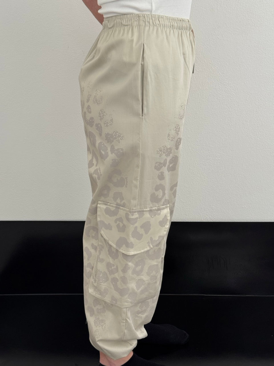 Pantalone cargo maculato