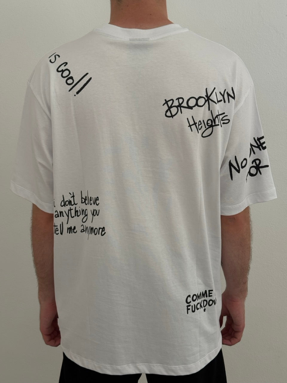T-shirt con stampa all over