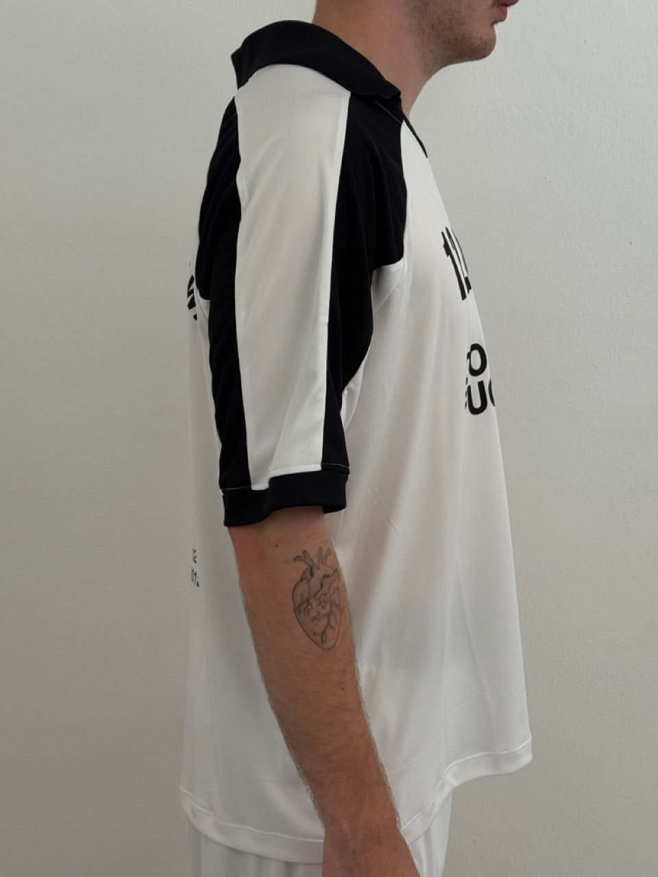 T-shirt football