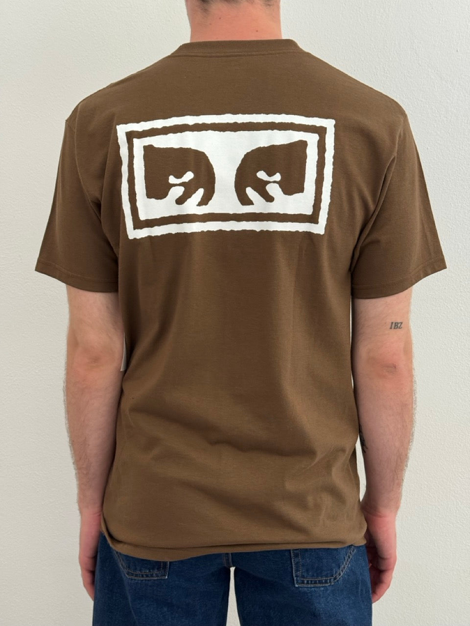 T-shirt eyes