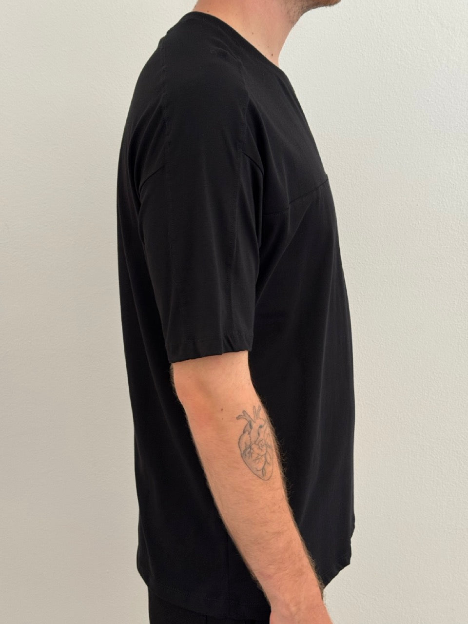 T-shirt pulita con taschino