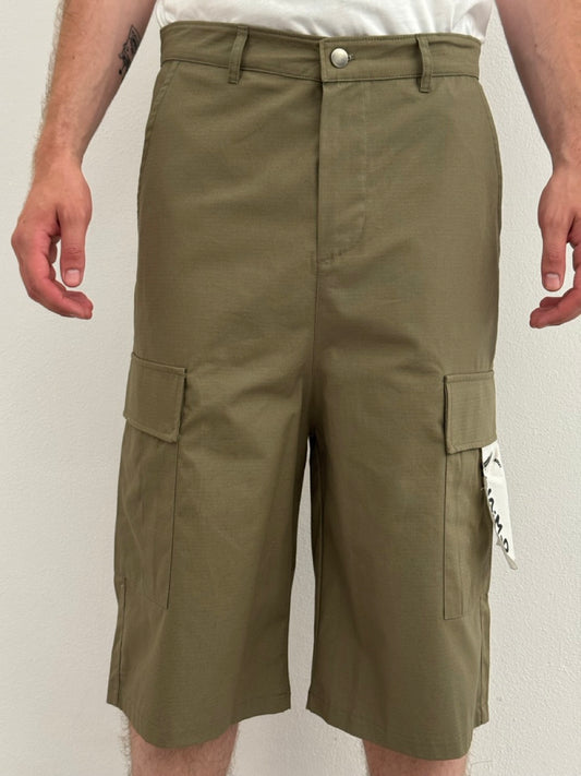 Pantaloni capri
